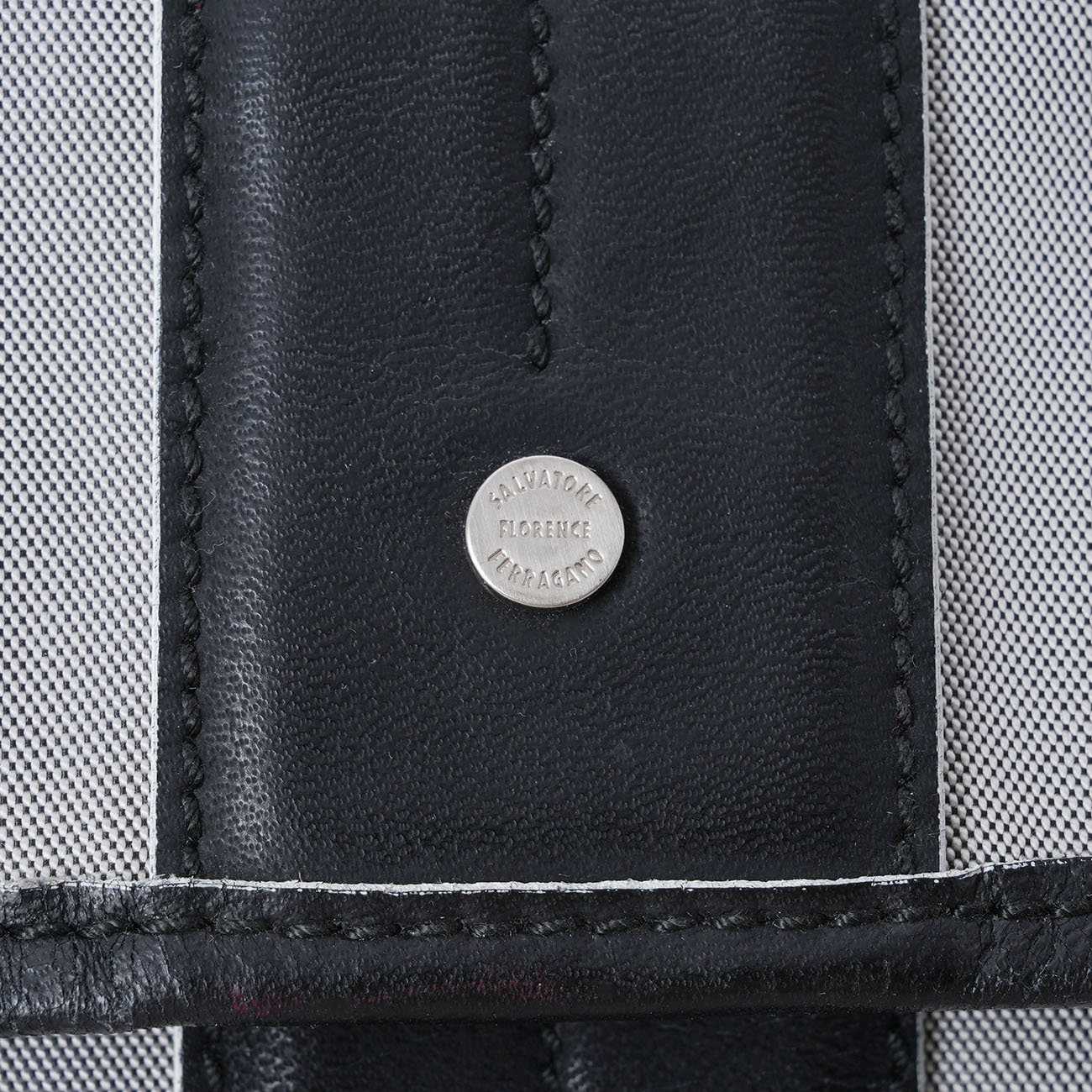 FERRAGAMO(USED)페레가모 나일론 숄더백